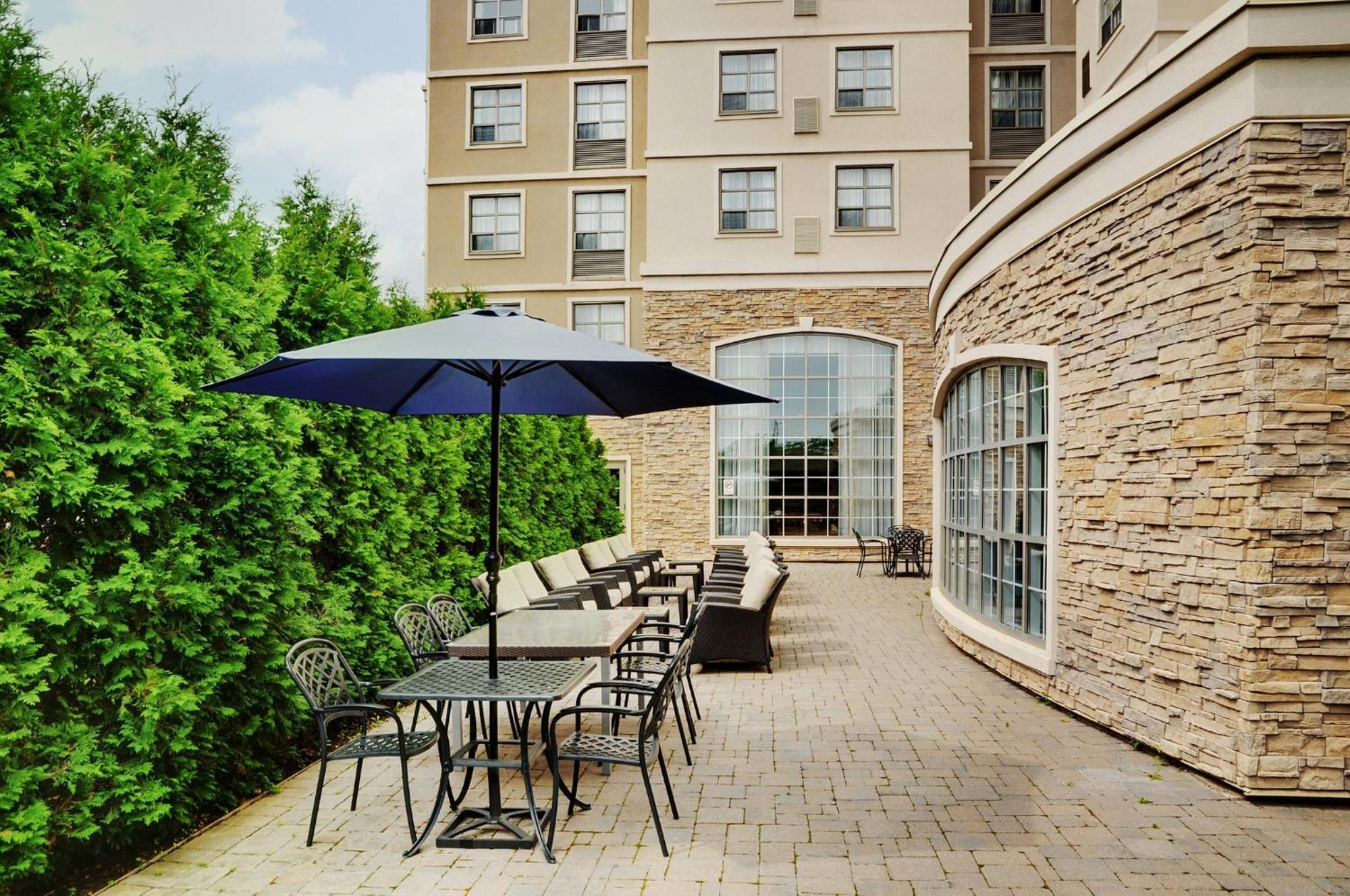 Staybridge Burlington By Ihg Hotel 3*